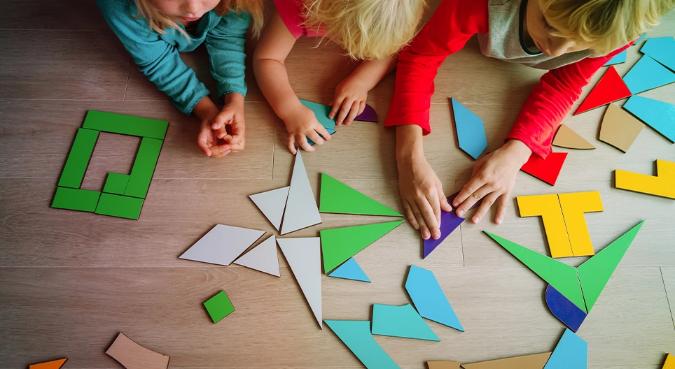 „Geometriniai nuotykiai 1.“ – žaidimas su plokštumų figūromis