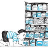 Spájzban dézsmáló fiú