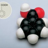 Βενζοϊκό οξύ και μοντέλα του