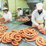 Húsfeldolgozás a gyulai húskombinátban