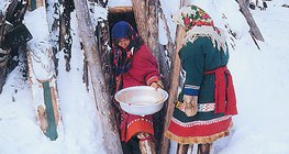 Khanty women in traditional clothes