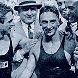Csík Ferenc az 1936-os olimpián 100 méteres gyorsúszásban aratott meglepetésgyőzelme után