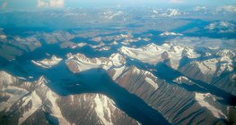 8,000 m high mountains in the Himalaya