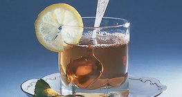 Τσάι με λεμόνι