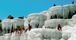 Ασβεστολιθικοί σχηματισμοί (Παμουκκαλέ, Τουρκία)