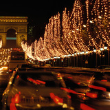 Traffic in Paris near the Arc de Triomphe
