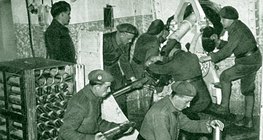 Γάλλοι στρατιώτες εξασκούνται σε οχύρωμα της γραμμής Μαζινό (Maginot)