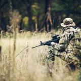 στρατιώτης