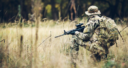 στρατιώτης