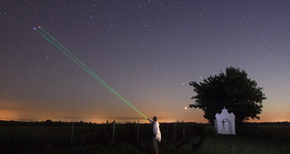 Conjunction of Mars and Regulus shown with a laser pointer