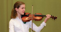 Holding the violin the right way