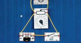 Adjusting bulb brightness using a potentiometer
