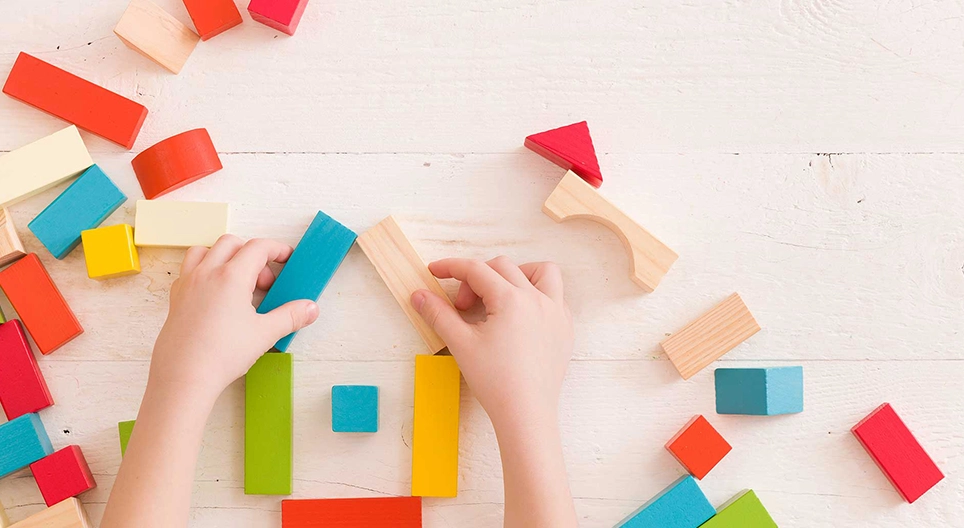 Γεωμετρικές περιπέτειες 3. - Παίζουμε με επίπεδα σχήματα και στερεά